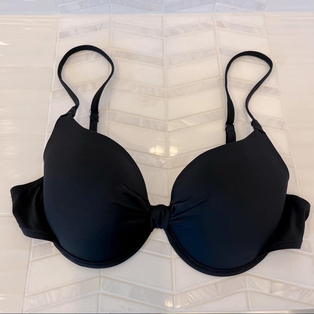 Skye Black Bikini Top M